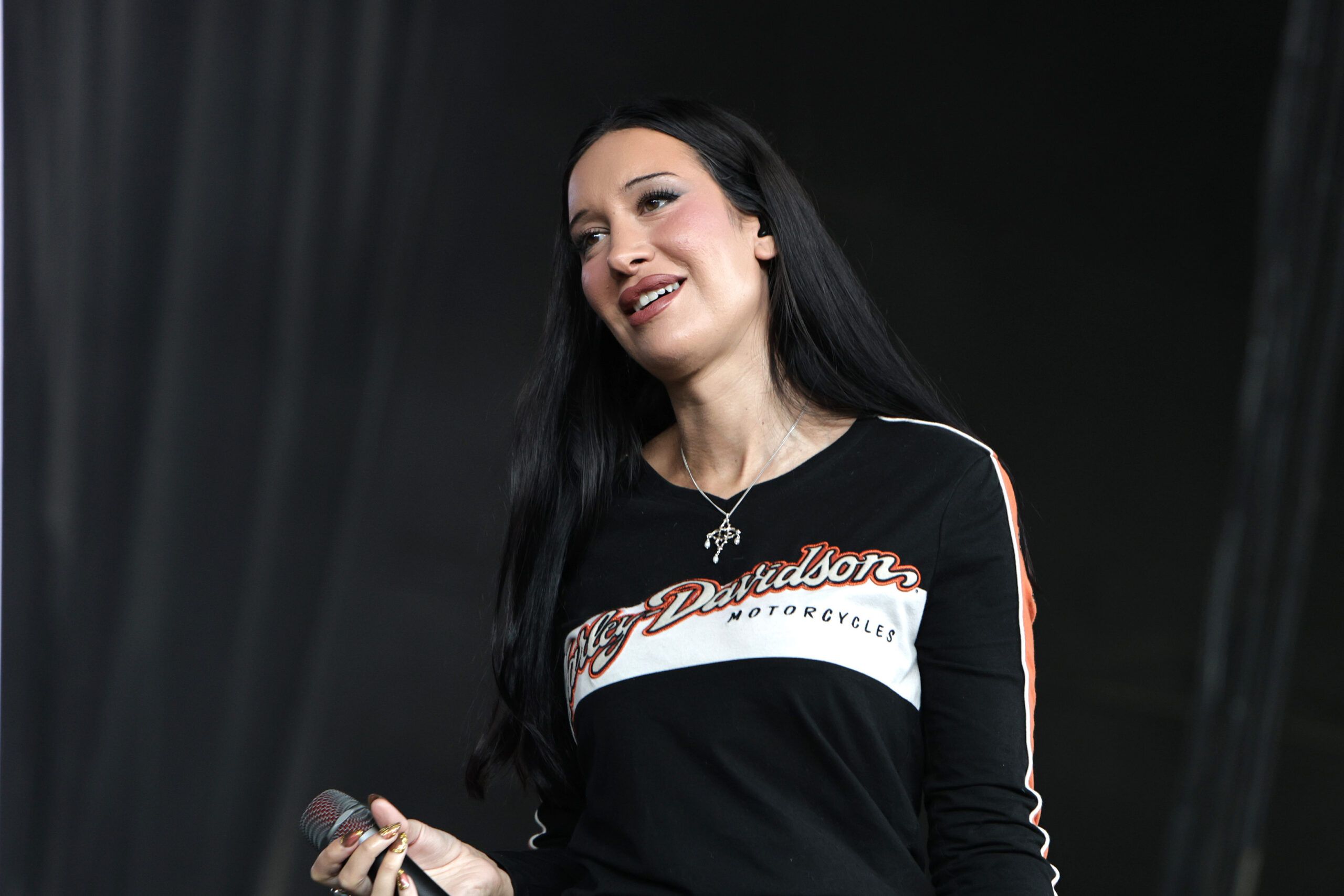 Julia Wolf in concert